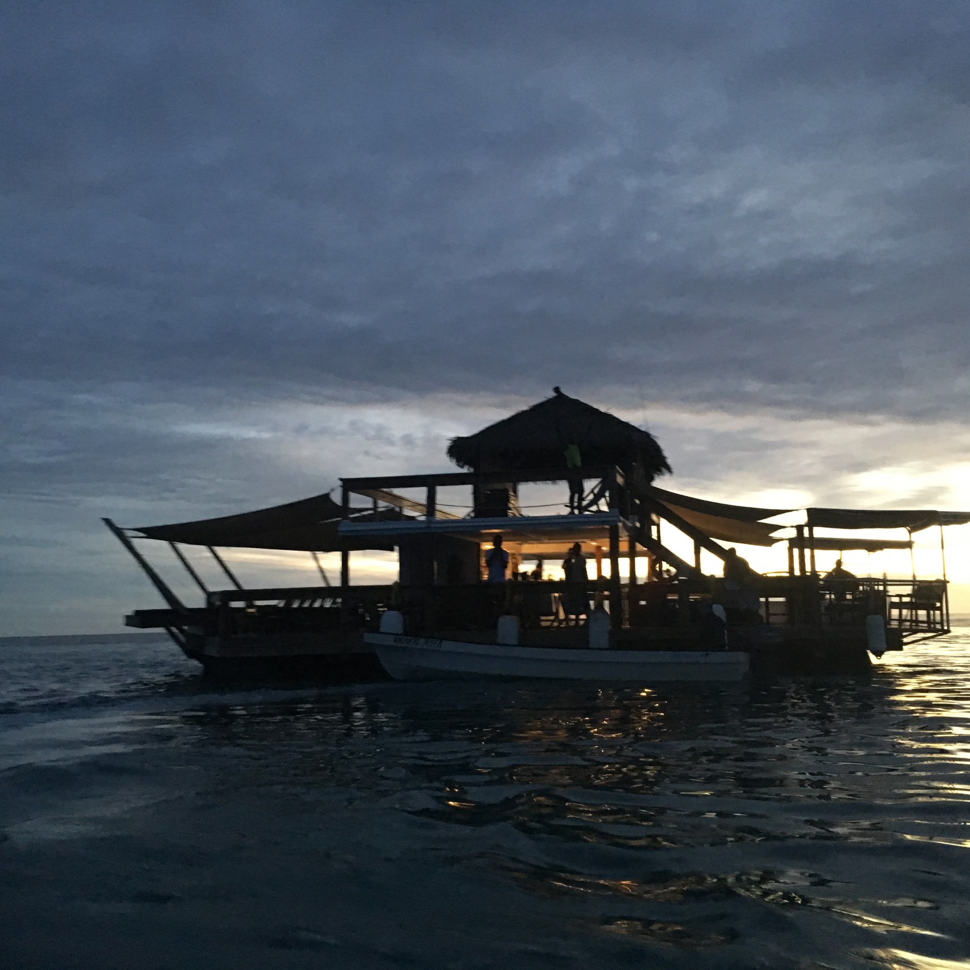 Cloud9-schwimmende Bar